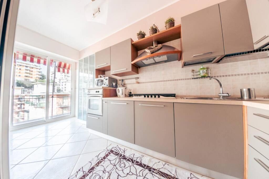 Appartement Casa Luca Flexyrent - Parking - A C - Wifi à Rapallo Extérieur photo